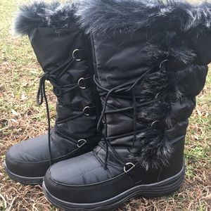 Black Lace-Up Winter Boots